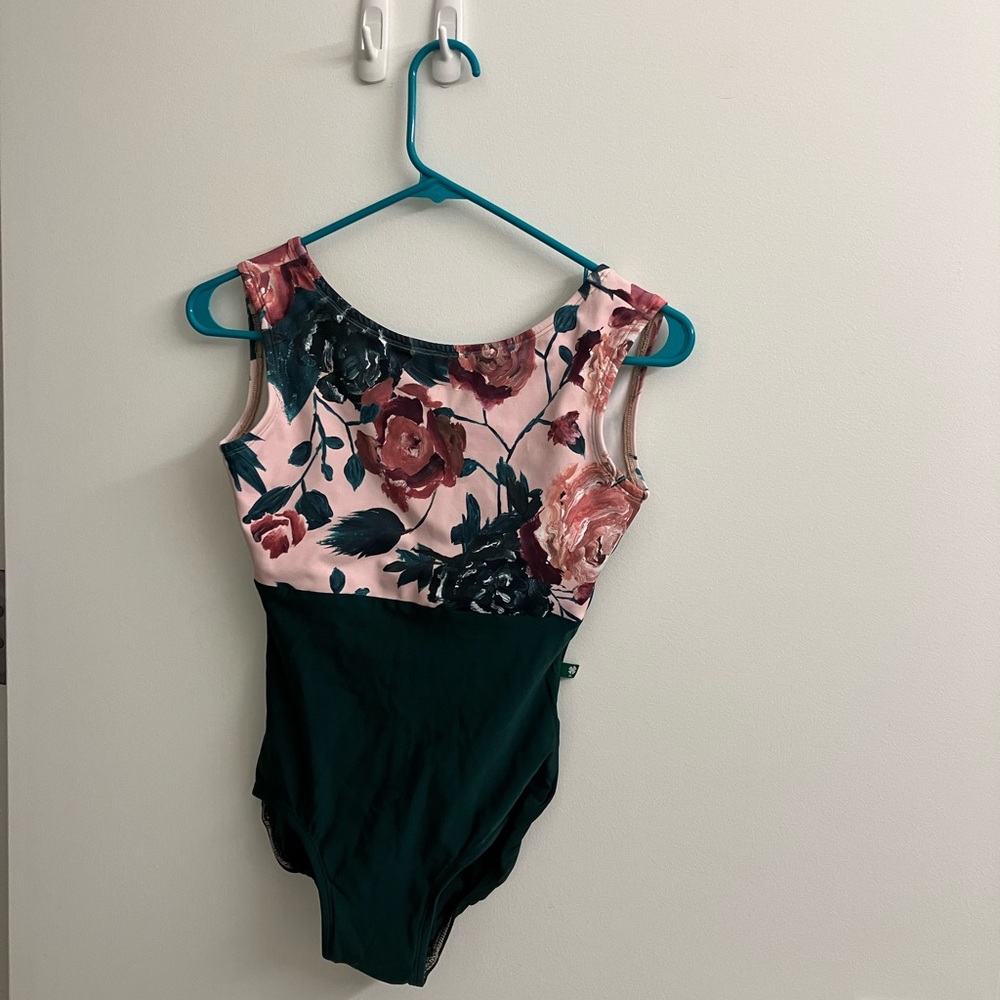 Luckyleo size m bust lining